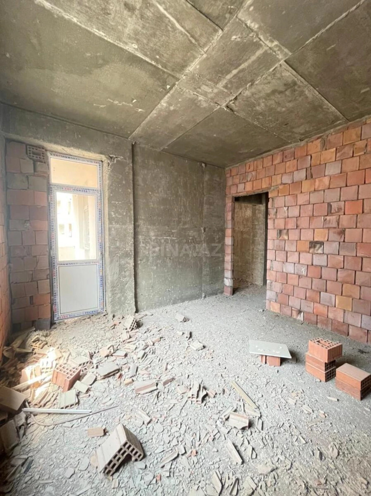 Satılır 3 otaqlı mənzil 128 m²