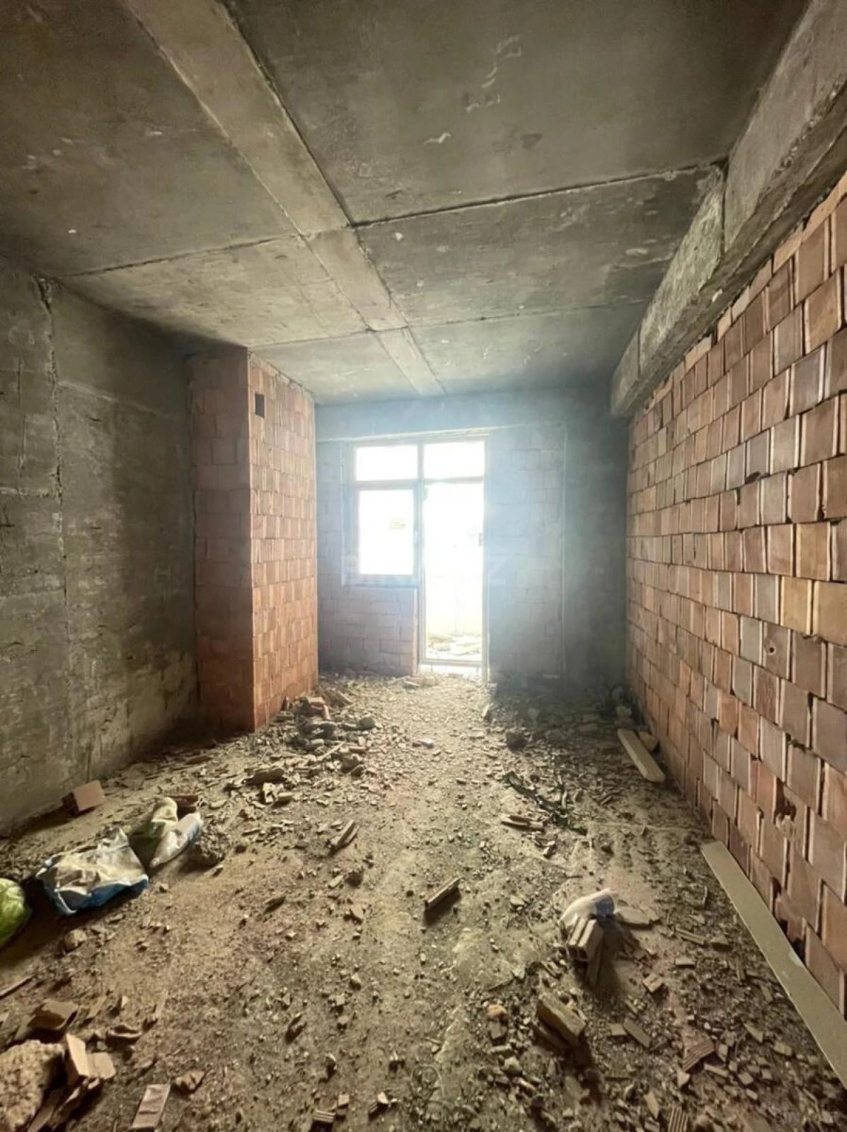 Satılır 3 otaqlı mənzil 128 m²