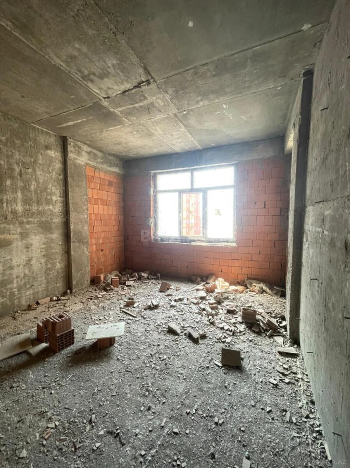 Satılır 3 otaqlı mənzil 128 m²