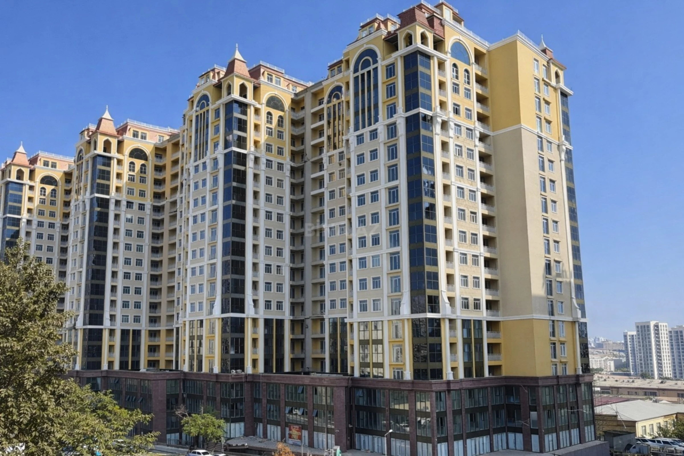 Satılır 3 otaqlı mənzil 147 m²