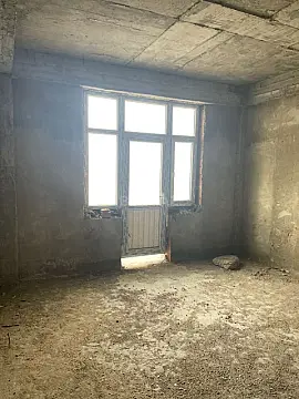 Satılır 3 otaqlı mənzil 145 m²