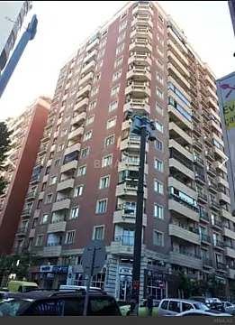 Satılır 3 otaqlı mənzil 145 m² — Bakı, İnşaatçılar 3 otaq 145.00 m²