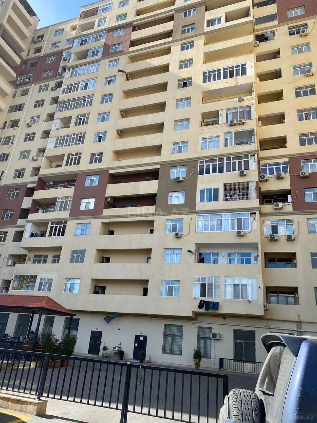 Satılır 3 otaqlı mənzil 110 m²
