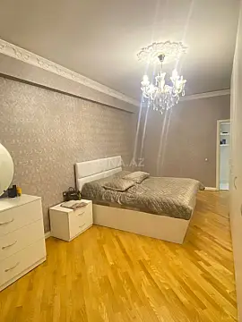 Satılır 3 otaqlı mənzil 110 m²