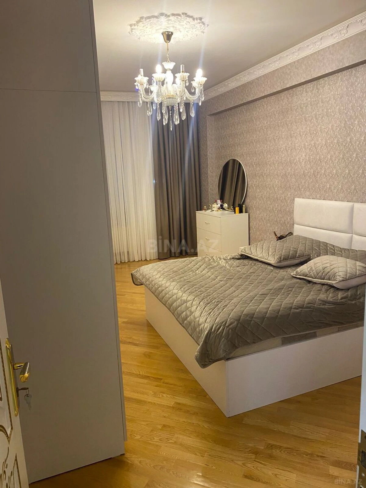 Satılır 3 otaqlı mənzil 110 m²