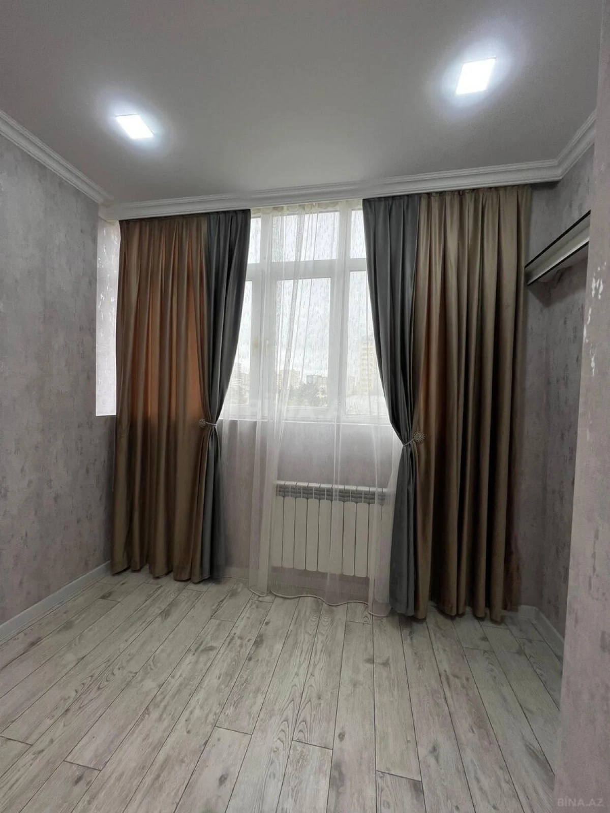Satılır 2 otaqlı mənzil 58 m²