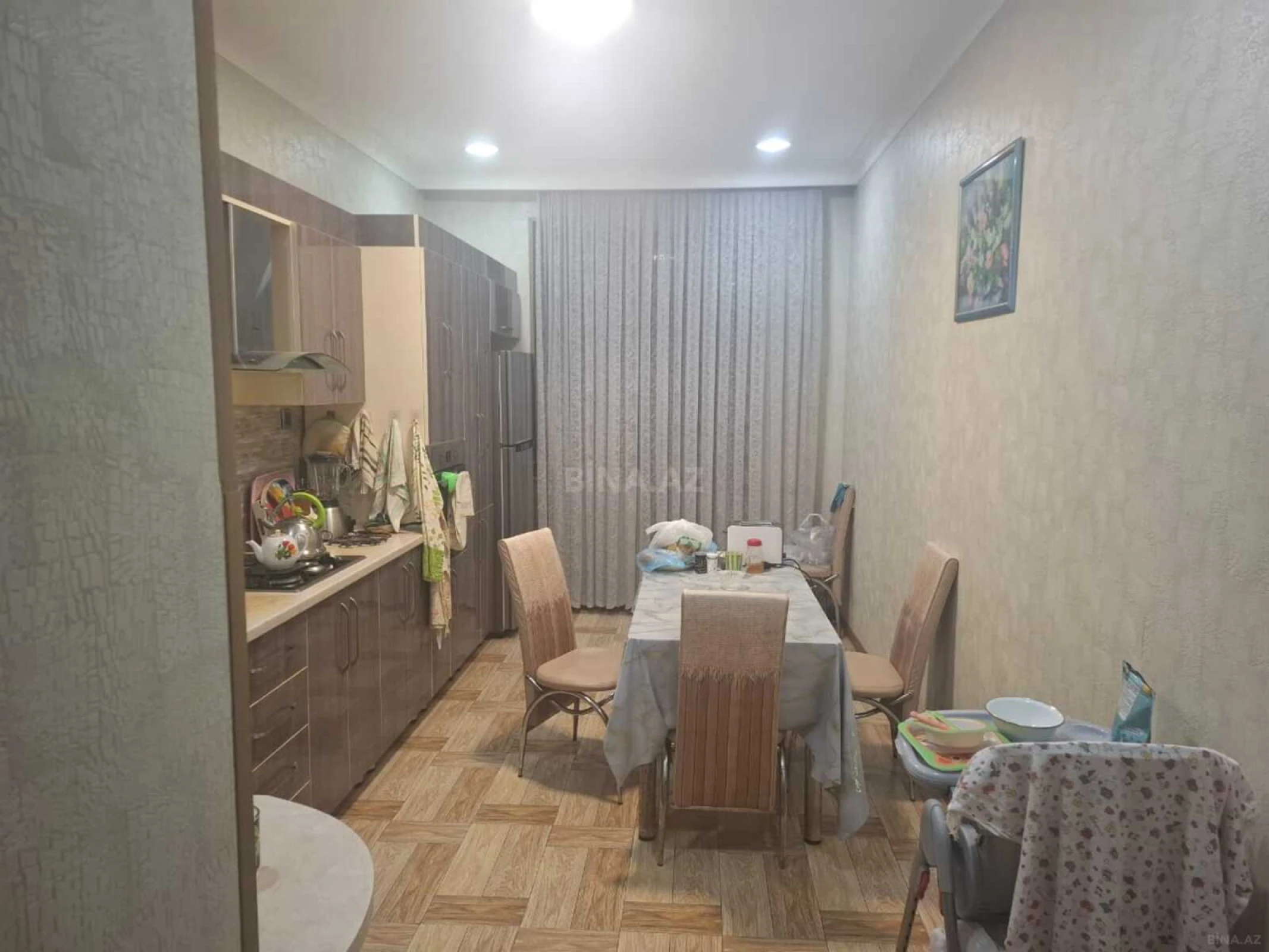 Satılır 4 otaqlı mənzil 147 m²