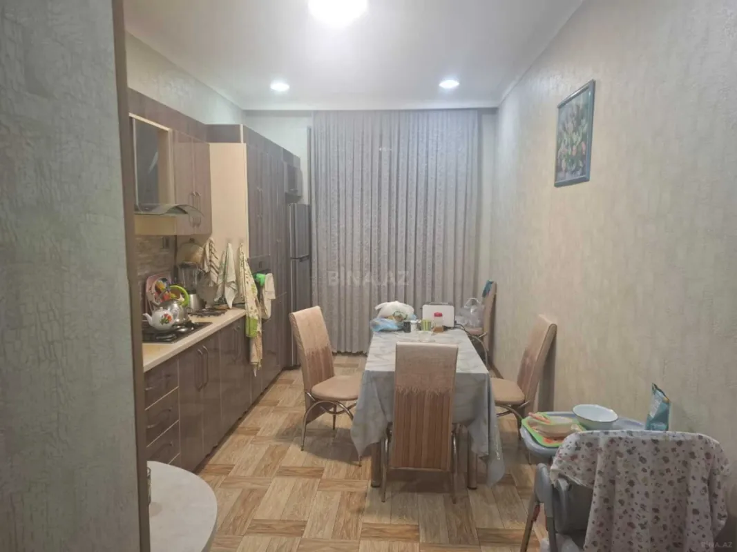 Satılır 4 otaqlı mənzil 147 m²