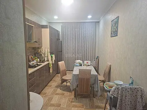 Satılır 4 otaqlı mənzil 147 m²