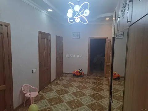 Satılır 4 otaqlı mənzil 147 m²