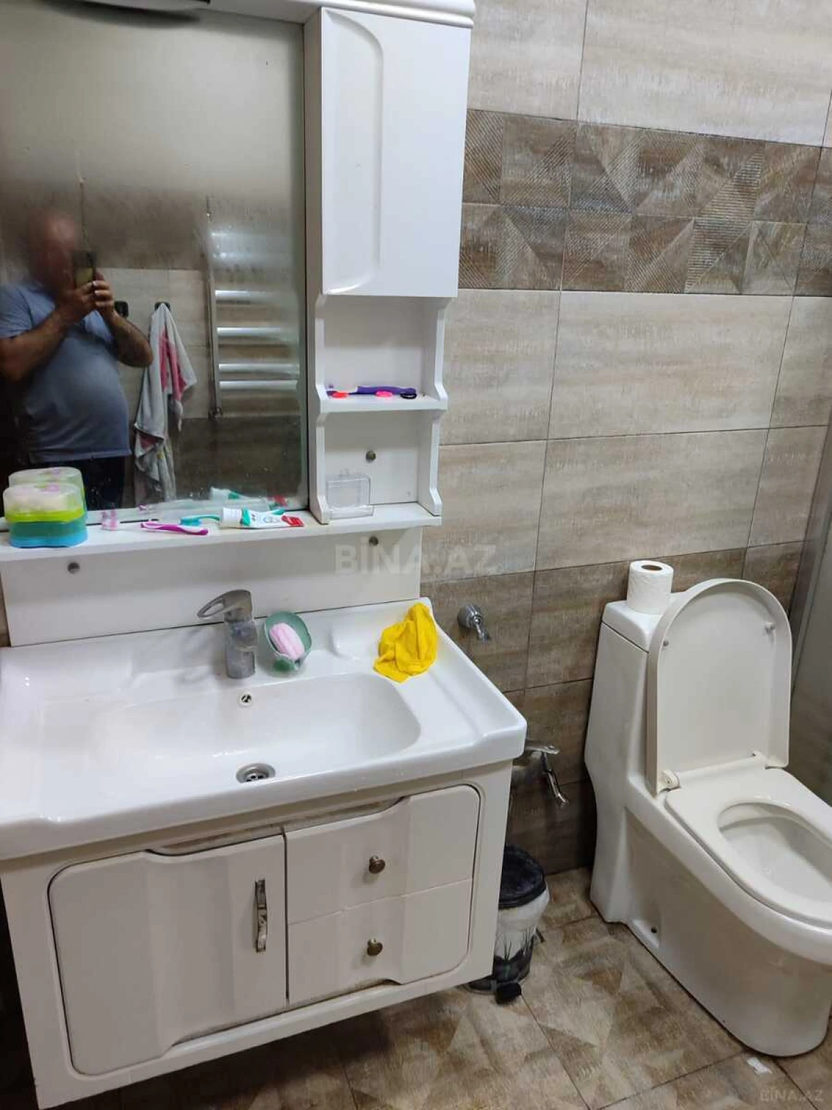 Satılır 4 otaqlı mənzil 147 m²