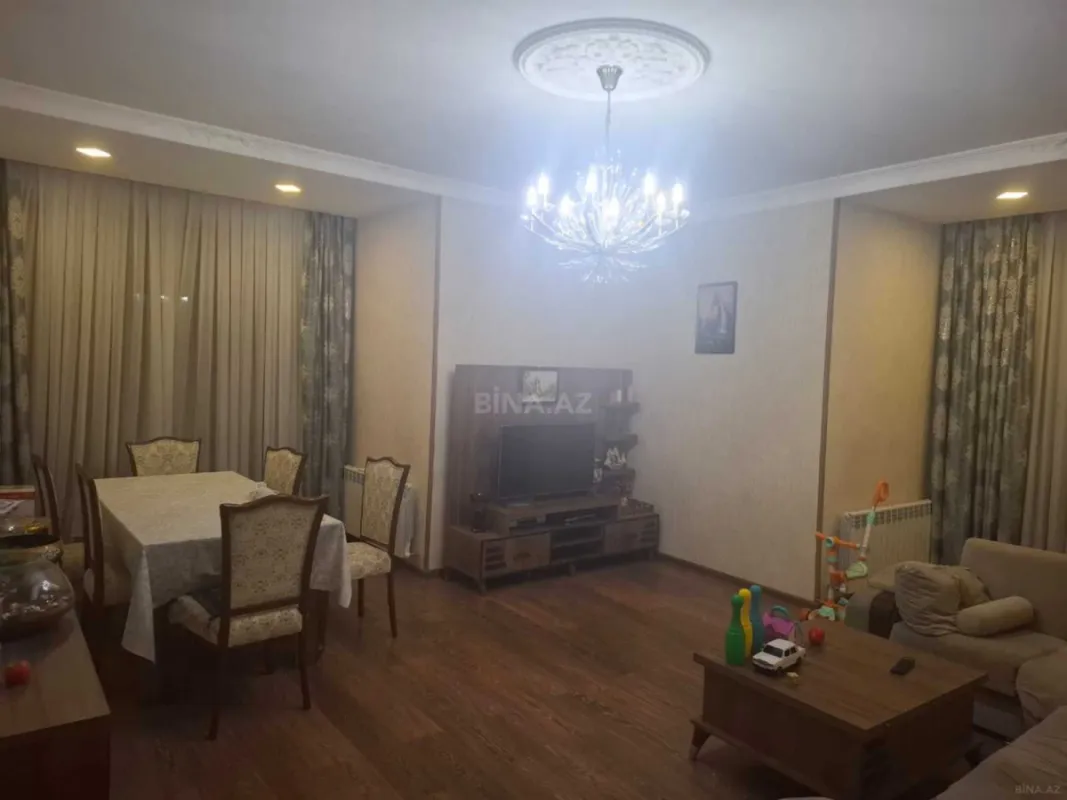 Satılır 4 otaqlı mənzil 147 m²