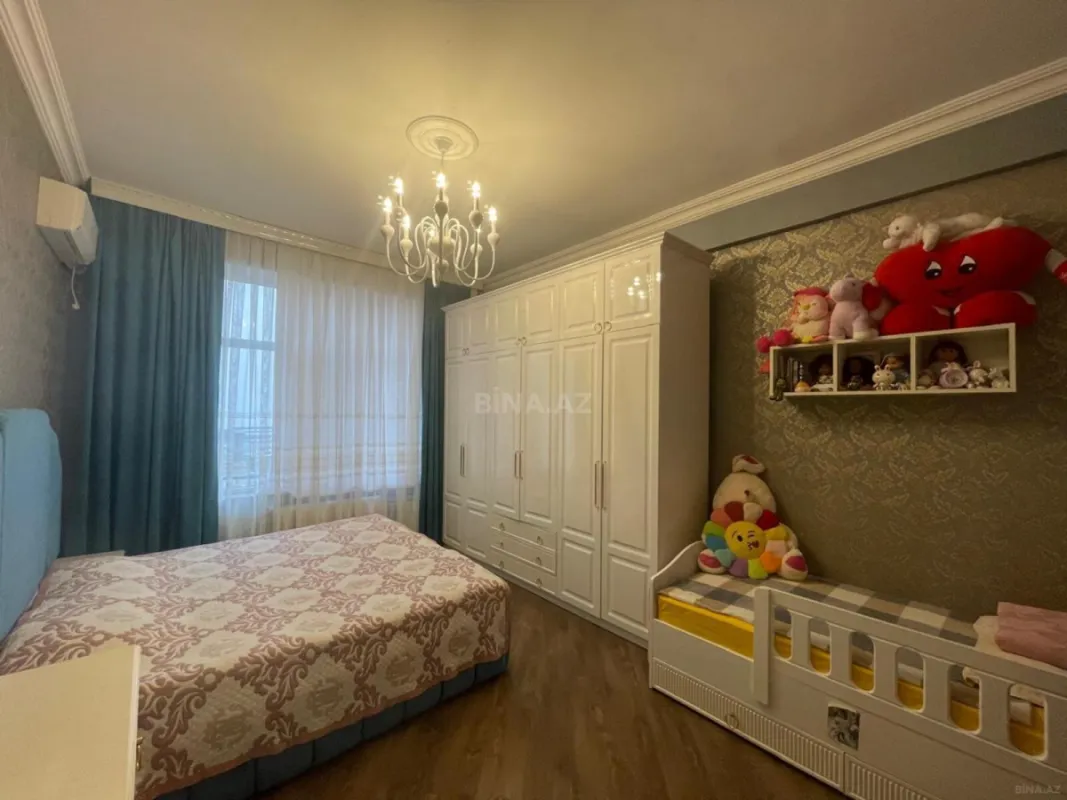 Satılır 2 otaqlı mənzil 93 m²