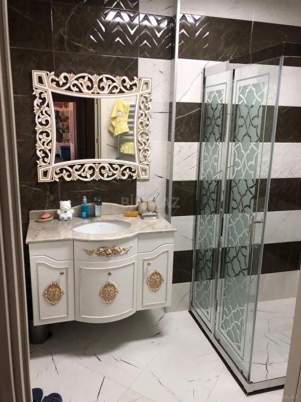 Satılır 2 otaqlı mənzil 93 m²