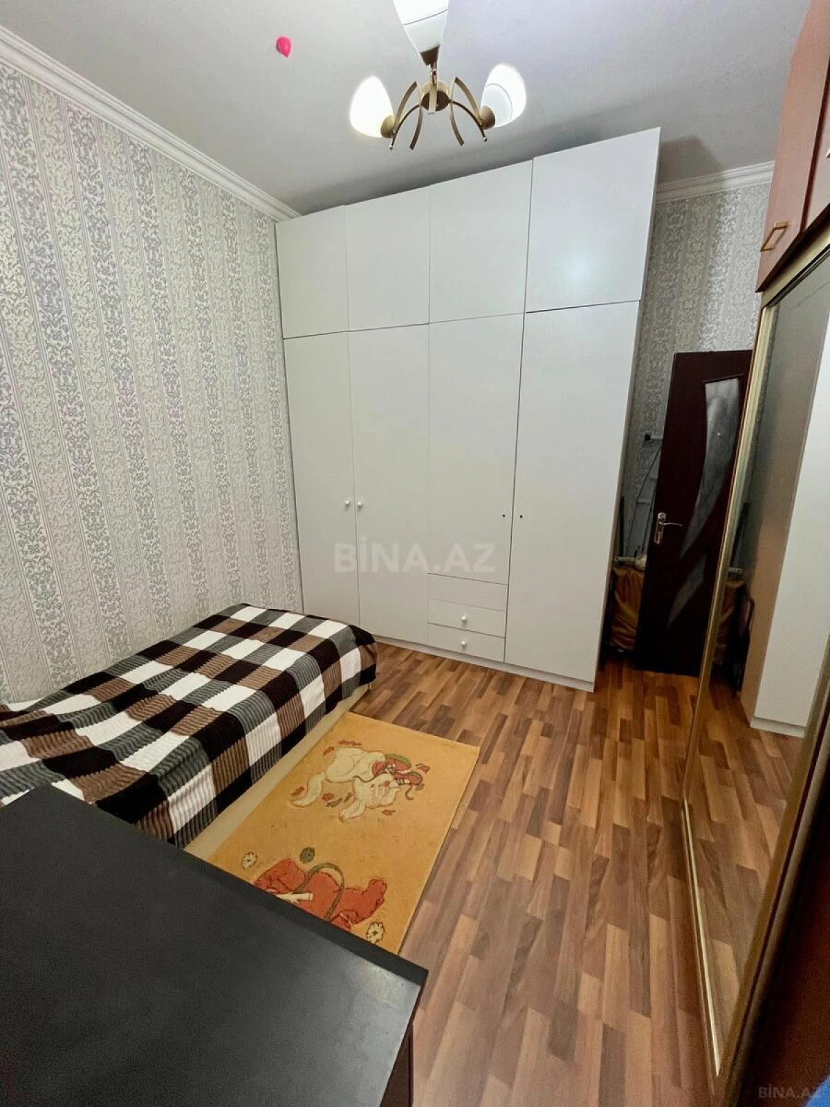 Satılır 2 otaqlı mənzil 90.7 m²