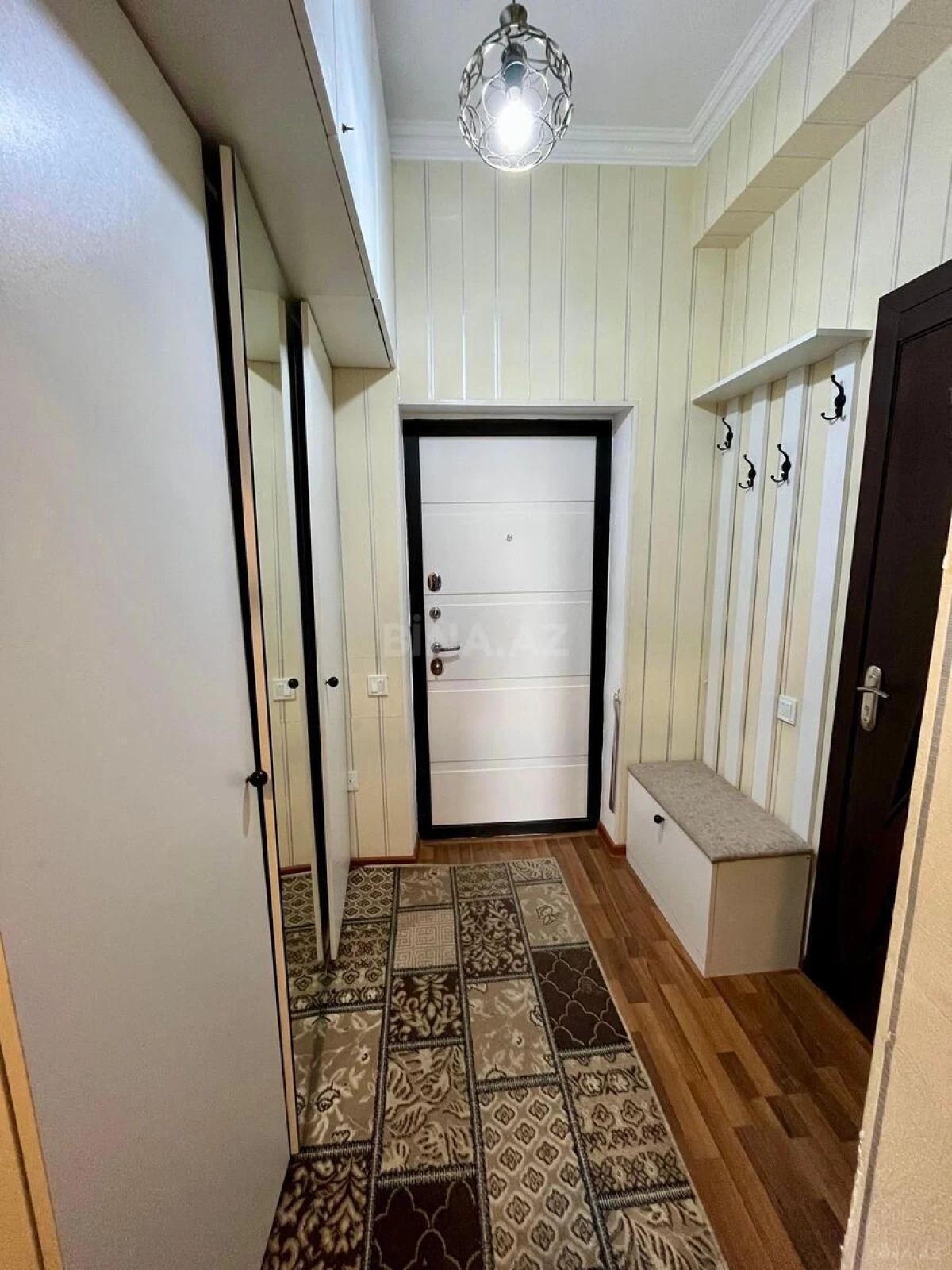 Satılır 2 otaqlı mənzil 90.7 m²