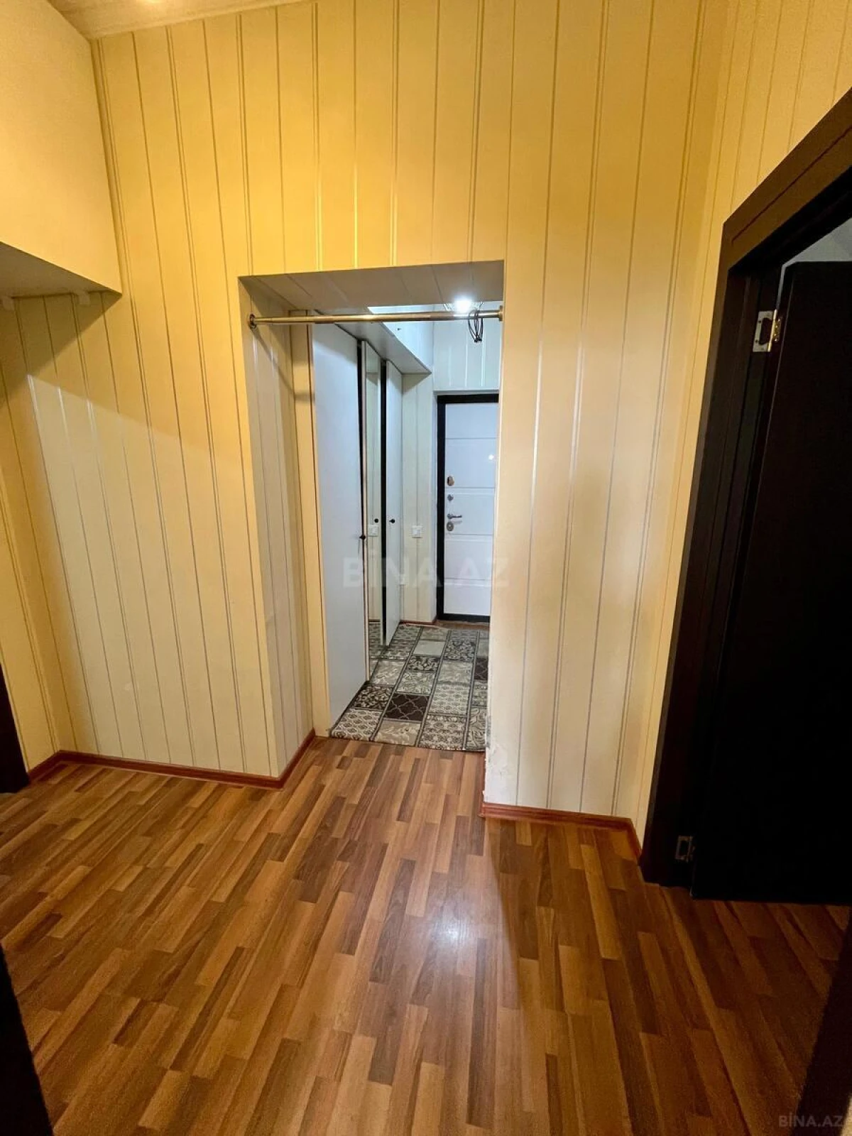 Satılır 2 otaqlı mənzil 90.7 m²