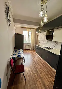 Satılır 2 otaqlı mənzil 90.7 m²