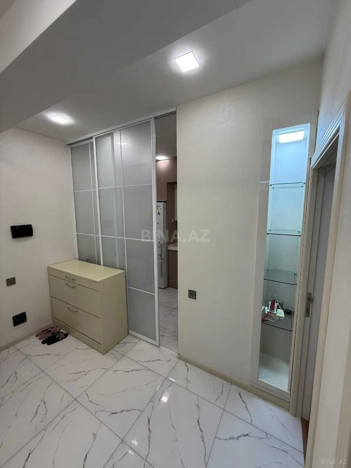 Satılır 2 otaqlı mənzil 65 m²