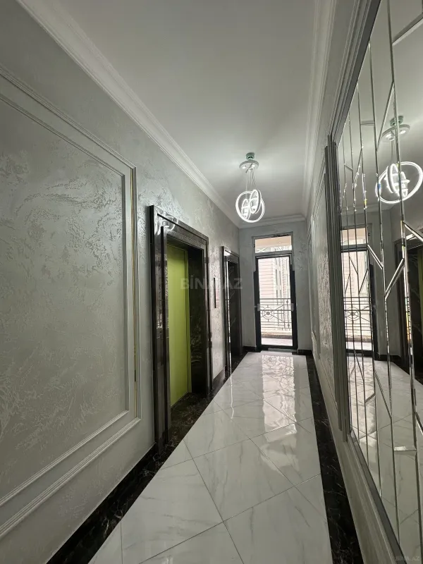 Satılır 2 otaqlı mənzil 92.4 m²