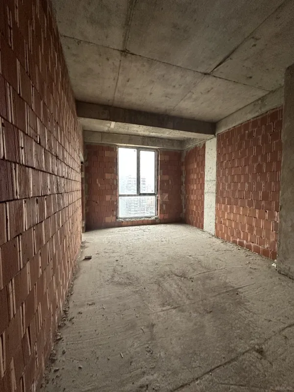 Satılır 2 otaqlı mənzil 92.4 m²