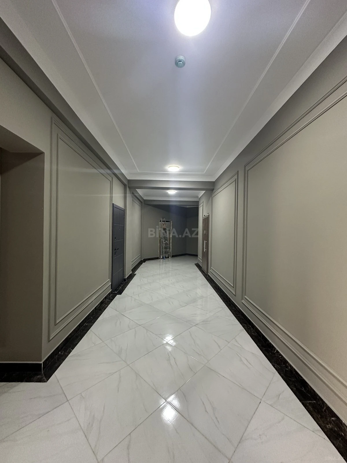 Satılır 2 otaqlı mənzil 92.4 m²