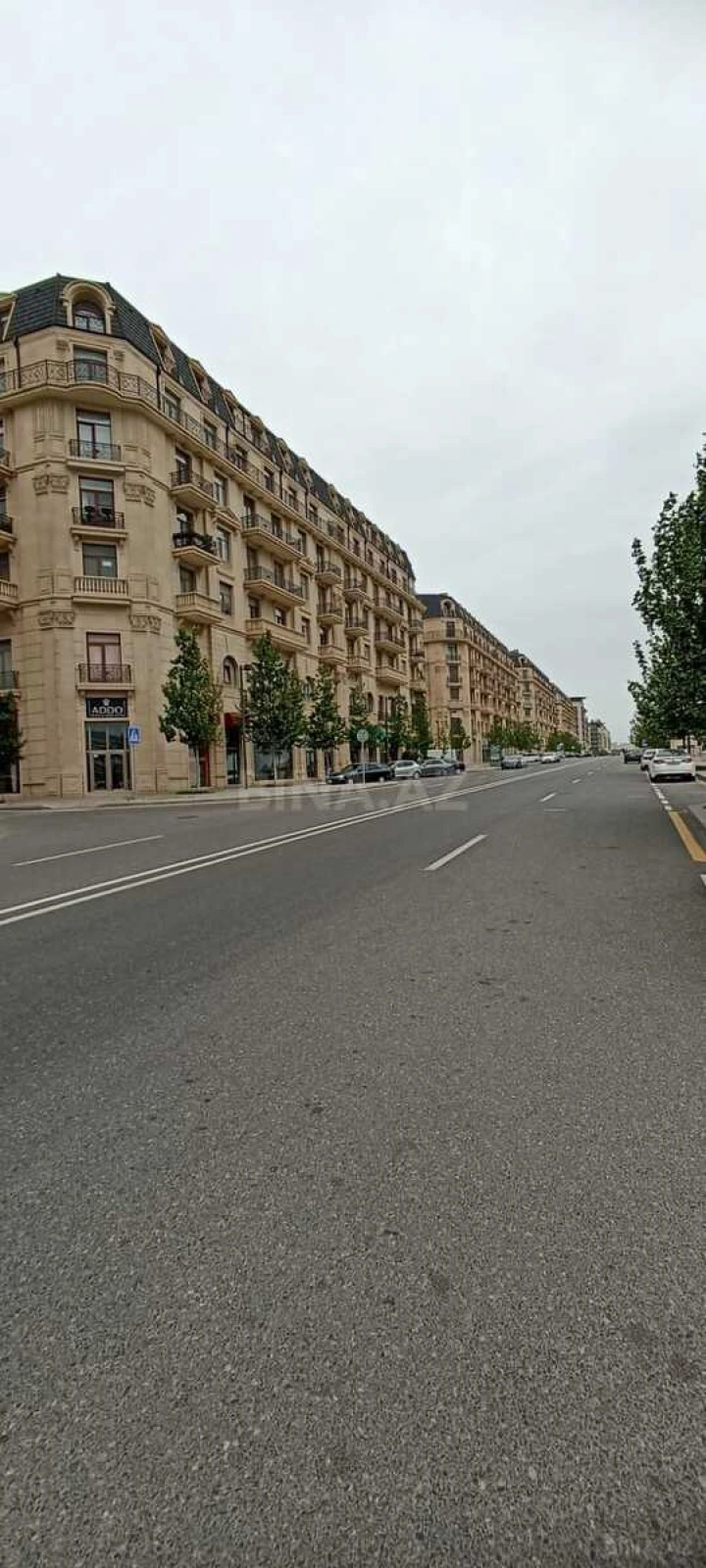 Satılır 3 otaqlı mənzil 145 m²