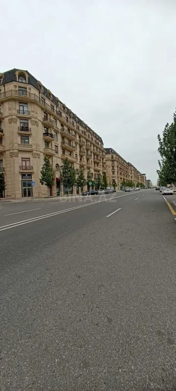 Satılır 3 otaqlı mənzil 145 m²