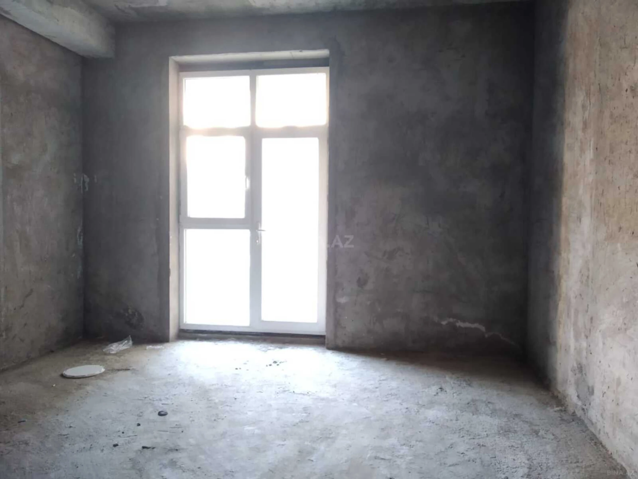 Satılır 3 otaqlı mənzil 145 m²
