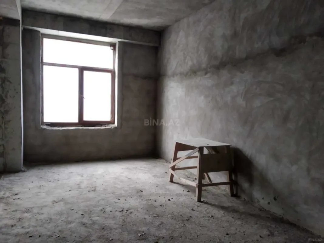 Satılır 3 otaqlı mənzil 145 m²