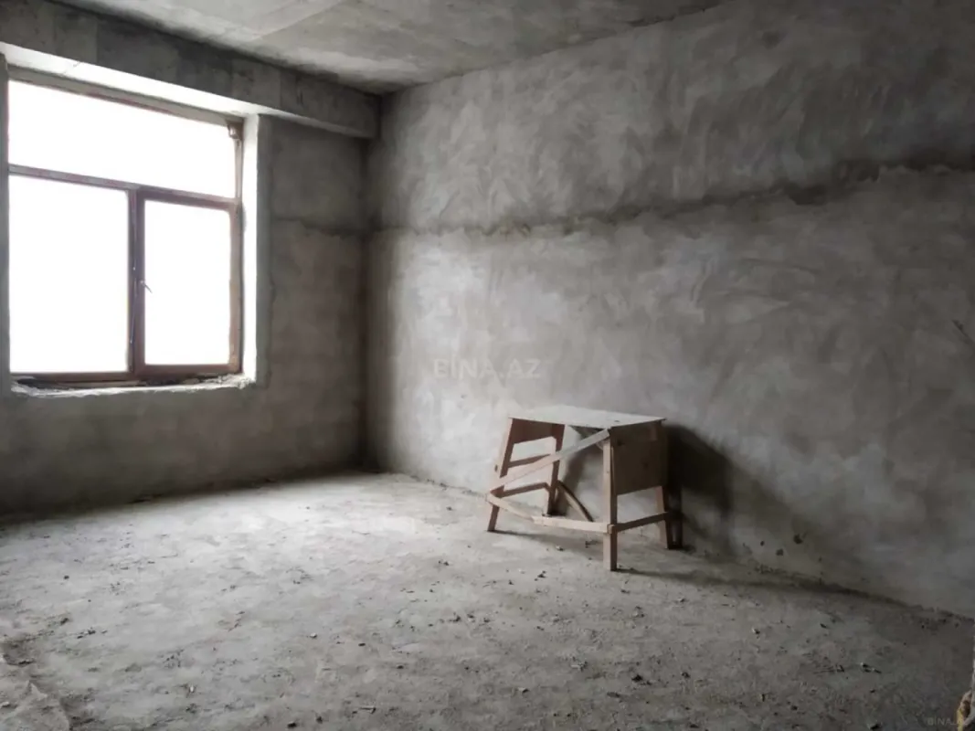 Satılır 3 otaqlı mənzil 145 m²