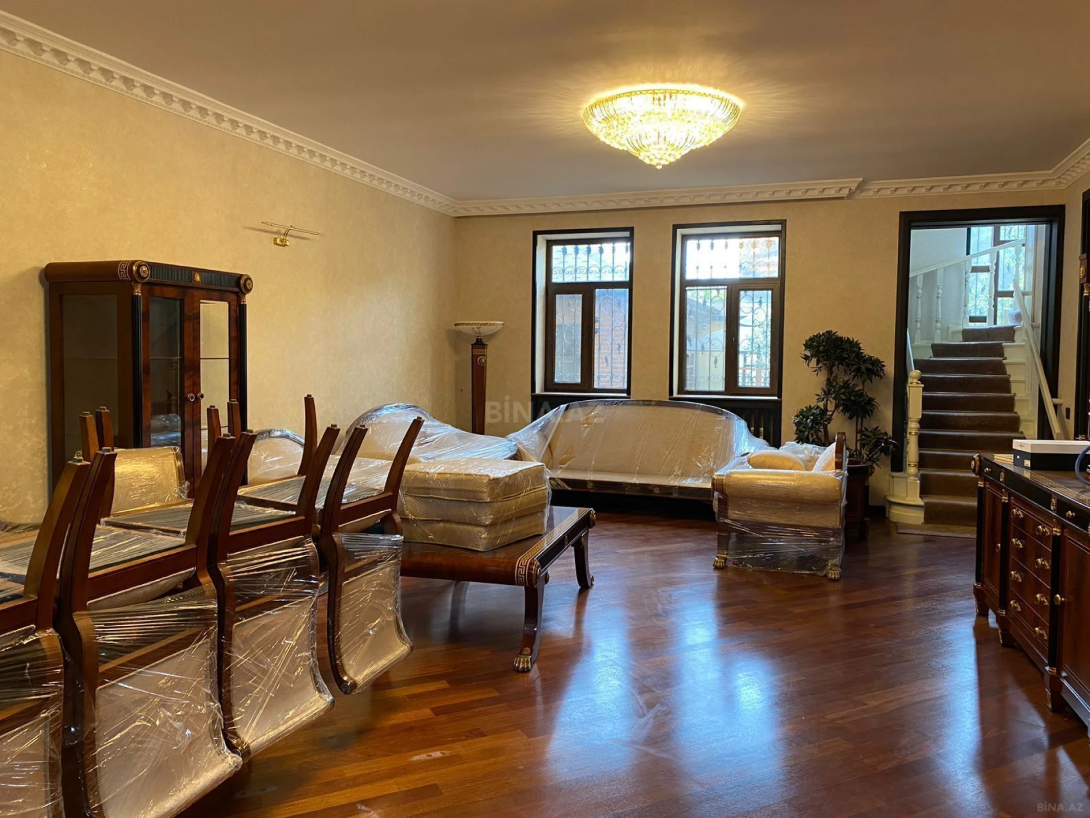 Kirayə verilir 6 otaqlı həyət evi 350 m²
