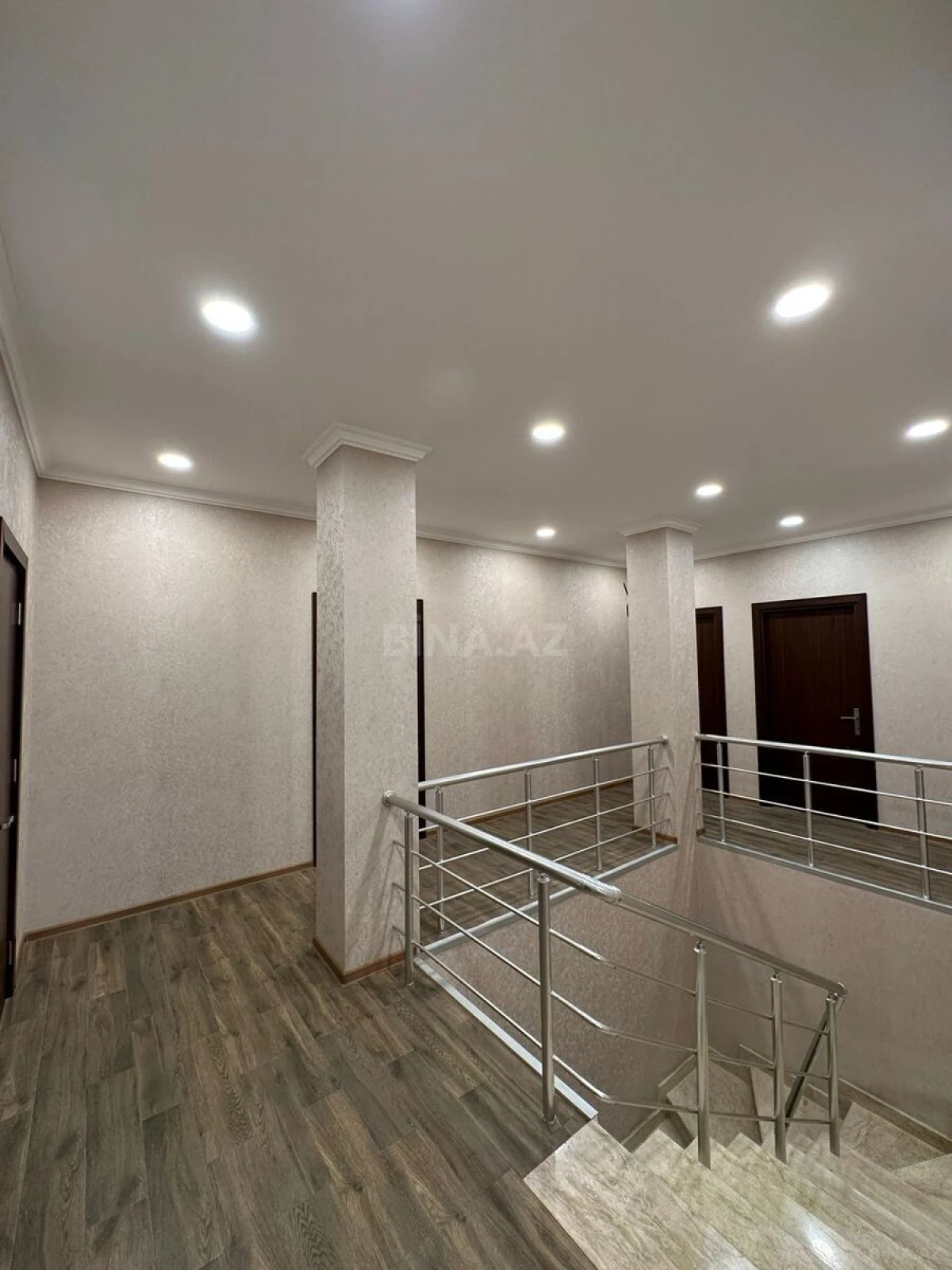 Kirayə verilir 5 otaqlı ofis 120 m²