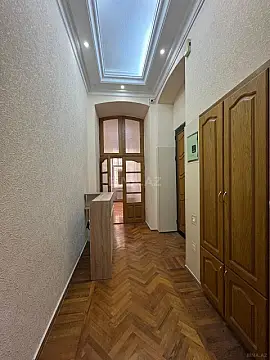 Kirayə verilir 4 otaqlı ofis 110 m²