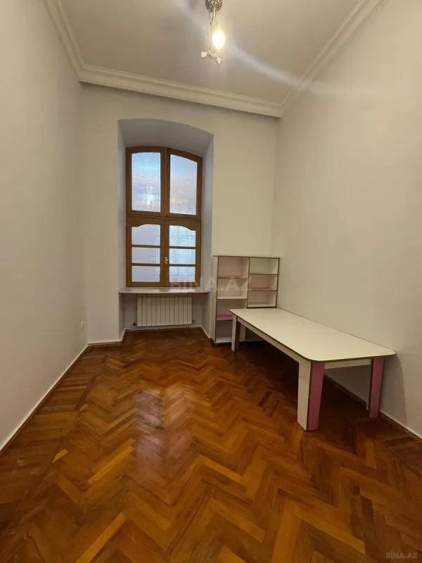 Kirayə verilir 4 otaqlı ofis 110 m²