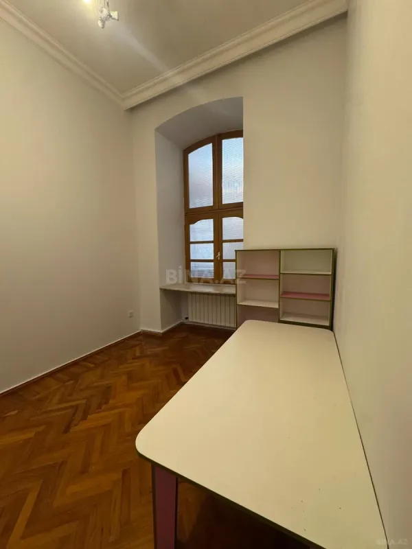 Kirayə verilir 4 otaqlı ofis 110 m²