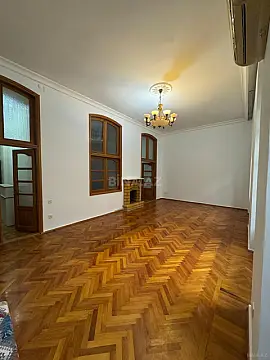 Kirayə verilir 4 otaqlı ofis 110 m²