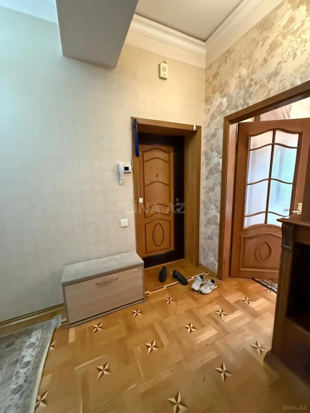 Kirayə verilir 2 otaqlı mənzil 75 m²