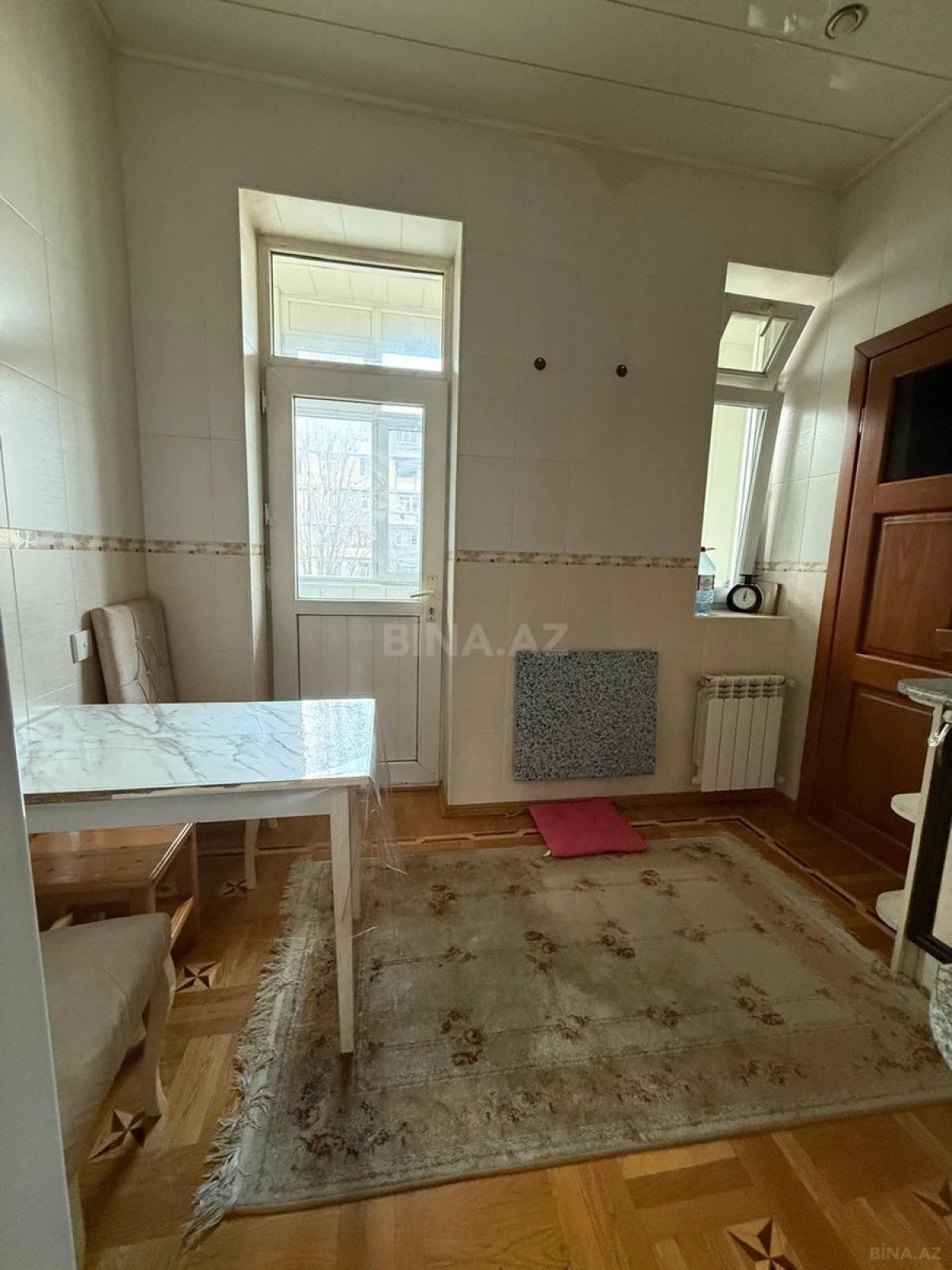 Kirayə verilir 2 otaqlı mənzil 75 m²