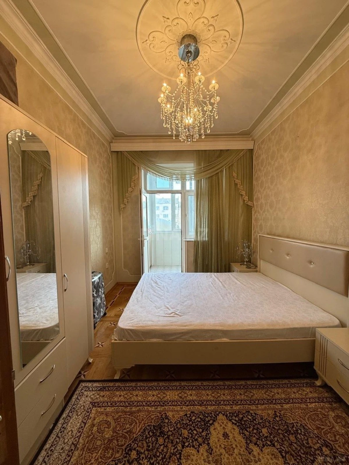 Kirayə verilir 2 otaqlı mənzil 75 m²