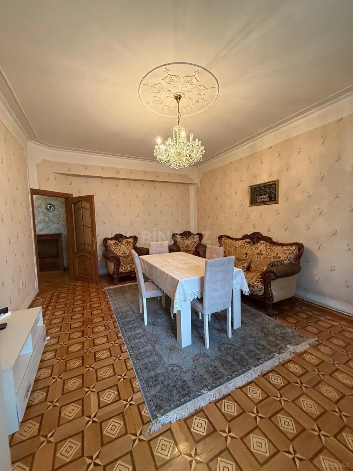 Kirayə verilir 2 otaqlı mənzil 75 m²