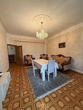 Kirayə verilir 2 otaqlı mənzil 75 m²
