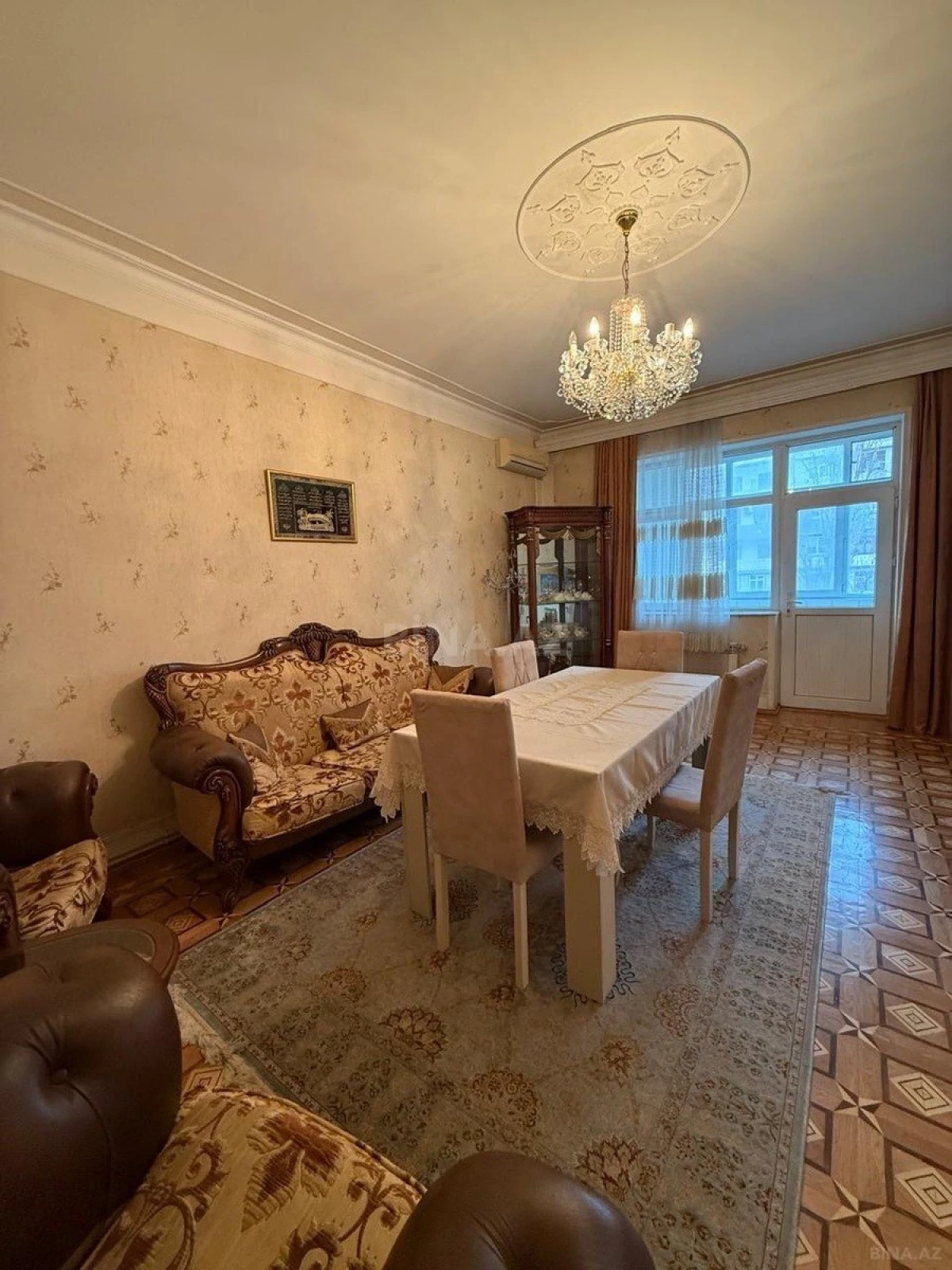 Kirayə verilir 2 otaqlı mənzil 75 m²