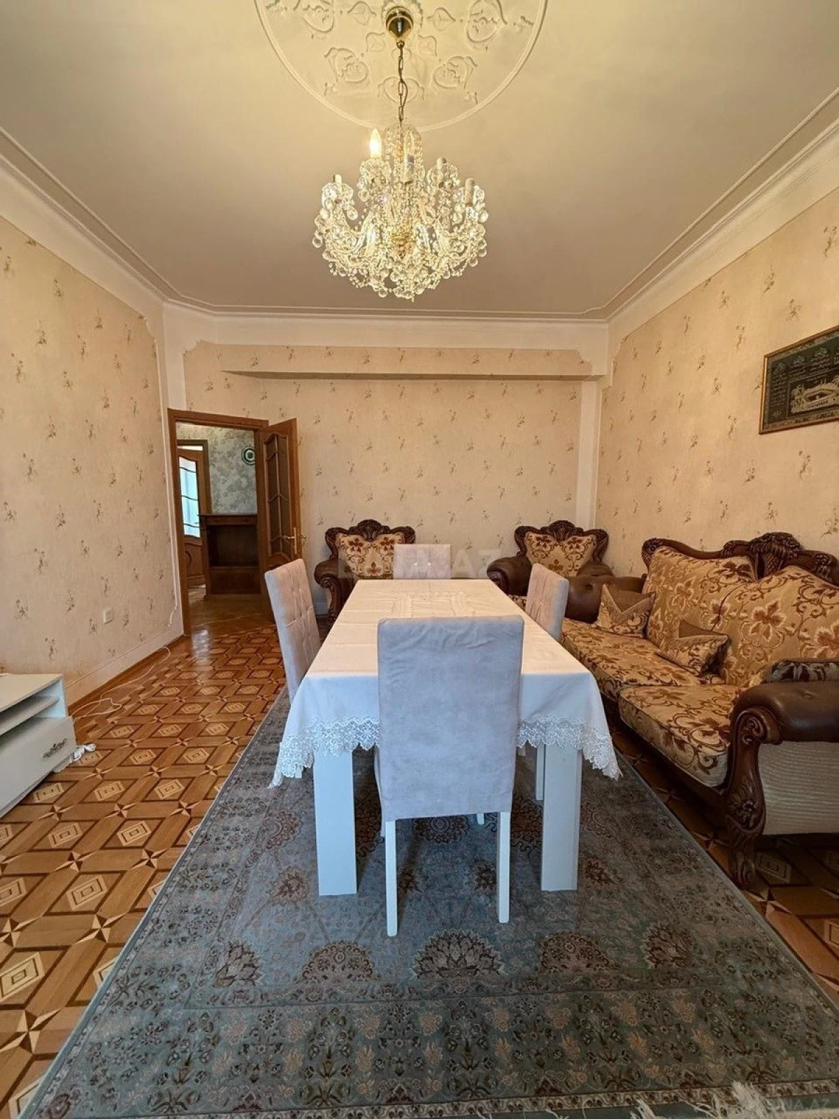Kirayə verilir 2 otaqlı mənzil 75 m²