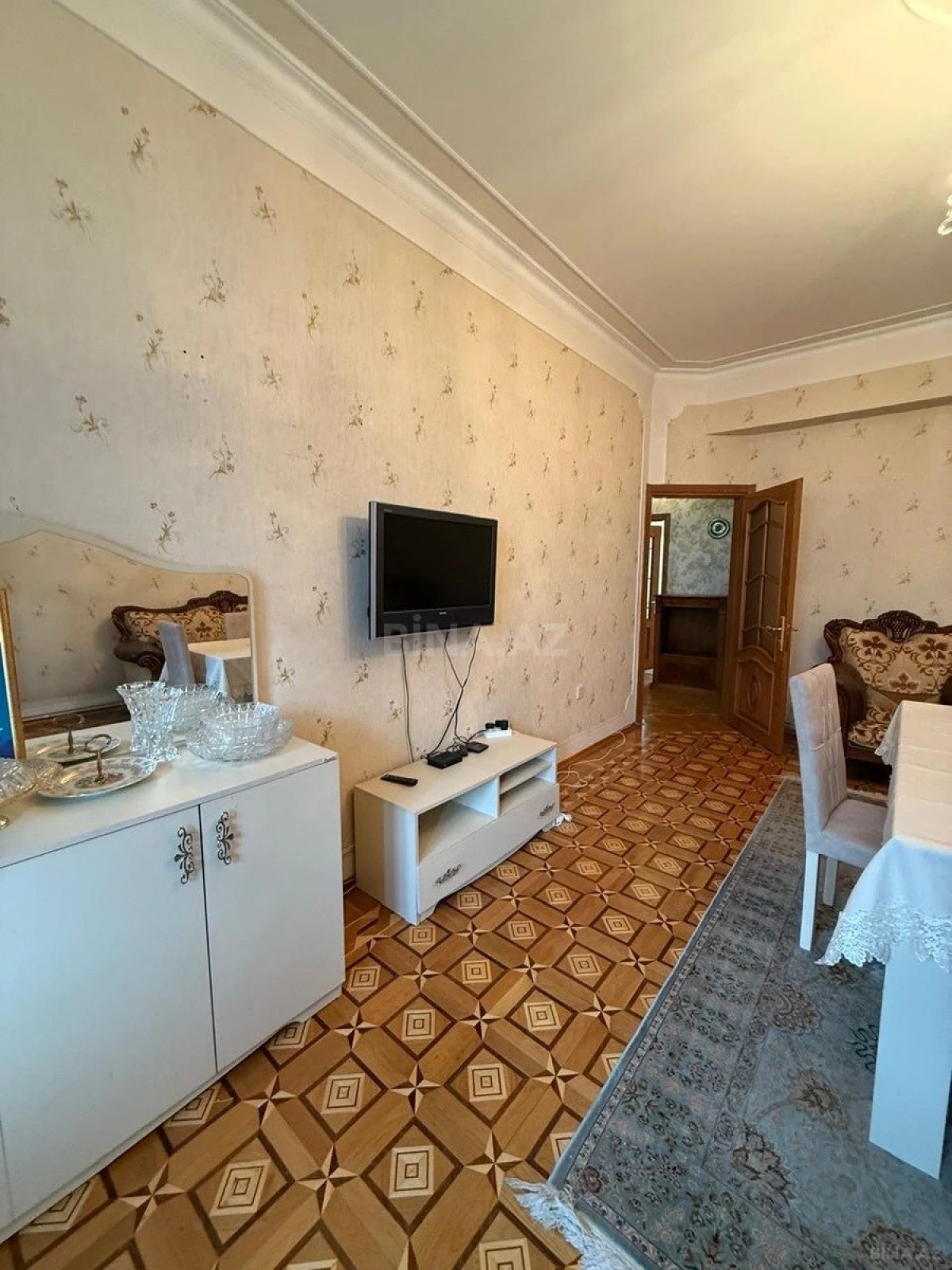 Kirayə verilir 2 otaqlı mənzil 75 m²