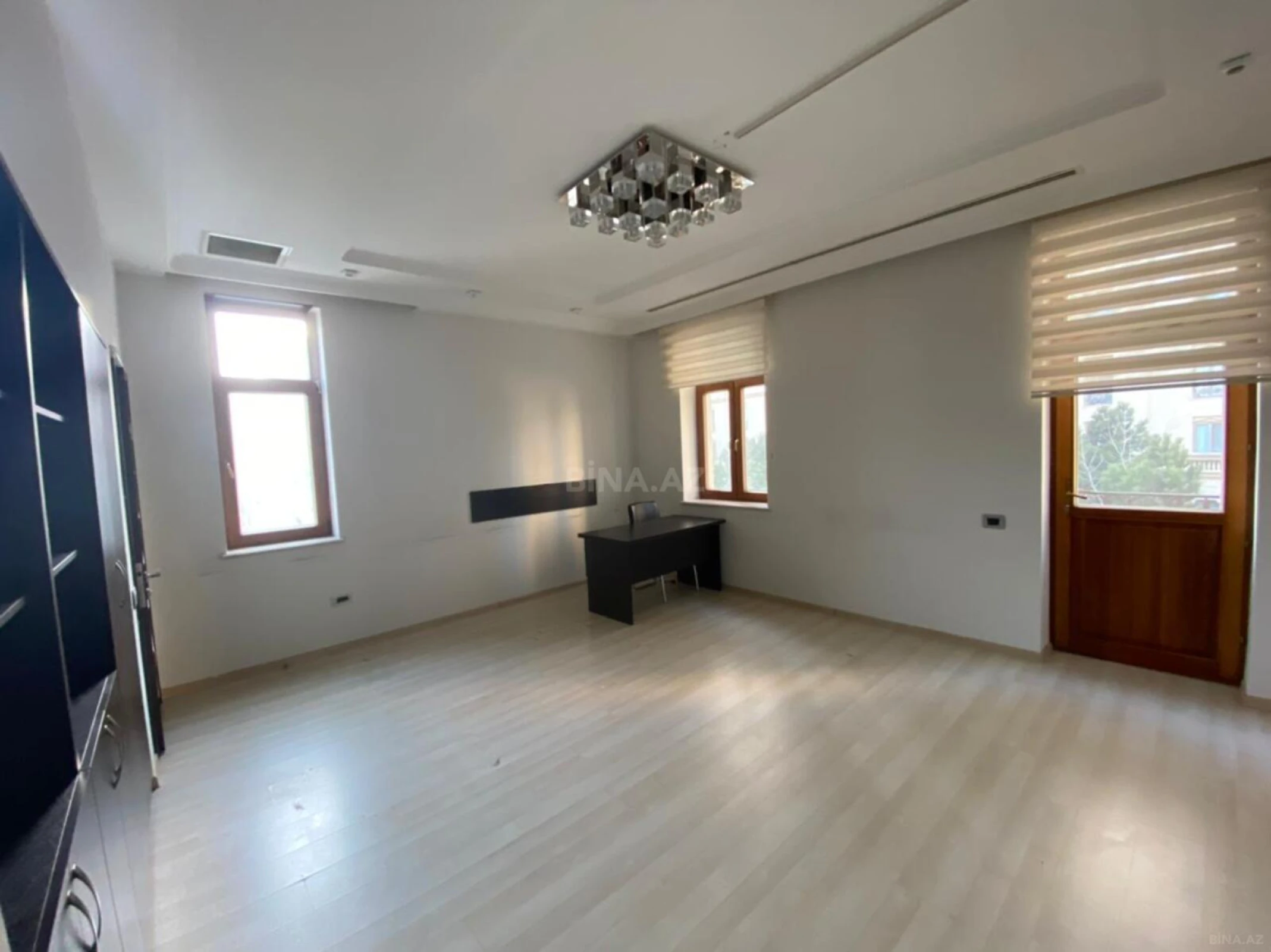 Satılır obyekt 550 m²