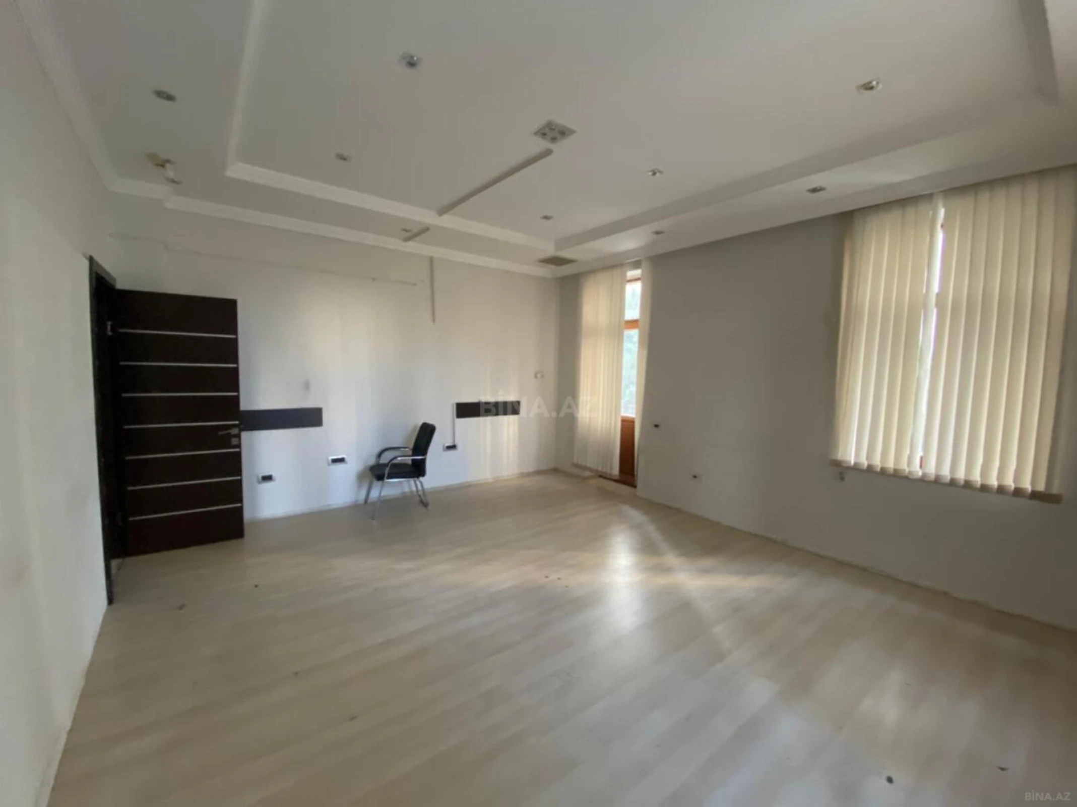 Satılır obyekt 550 m²