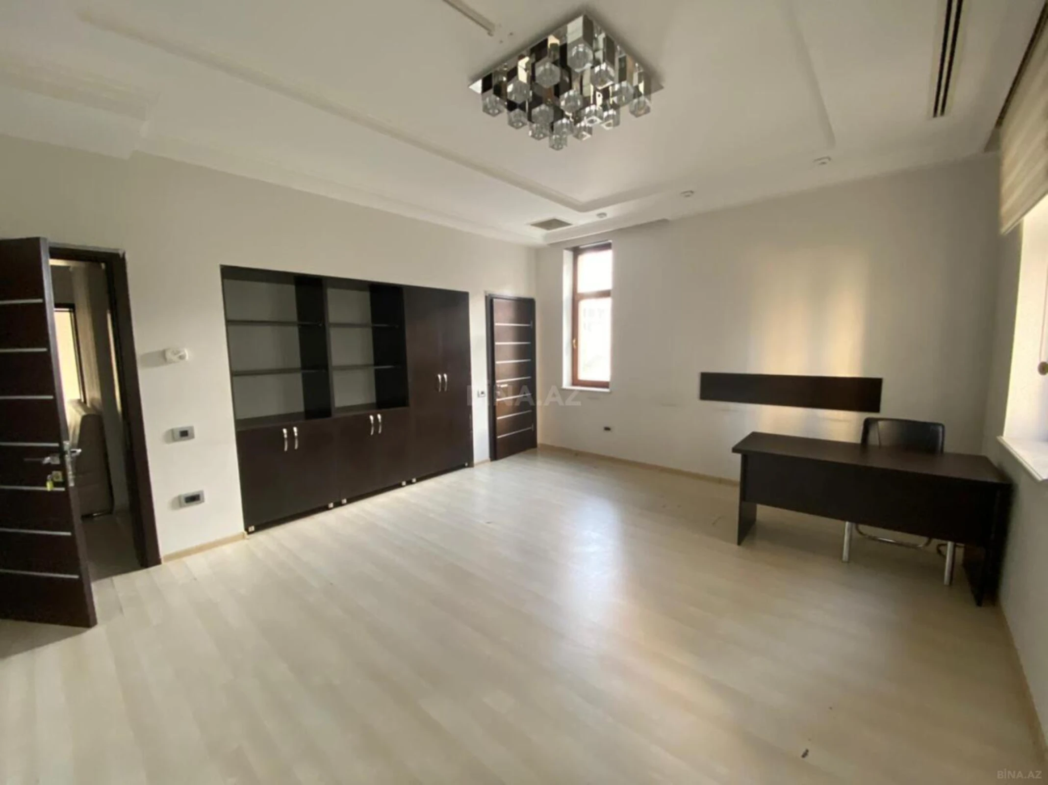 Satılır obyekt 550 m²