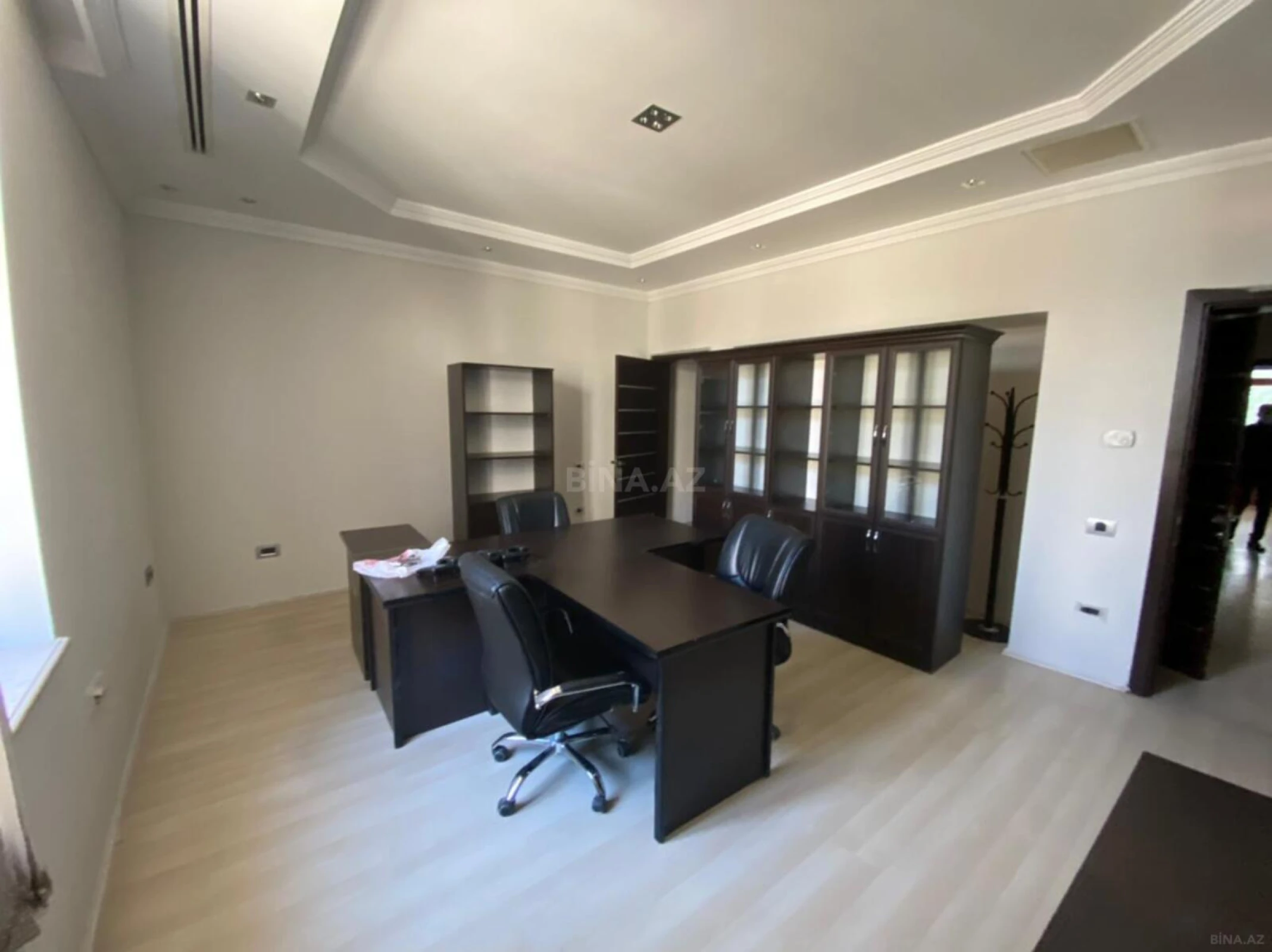 Satılır obyekt 550 m²