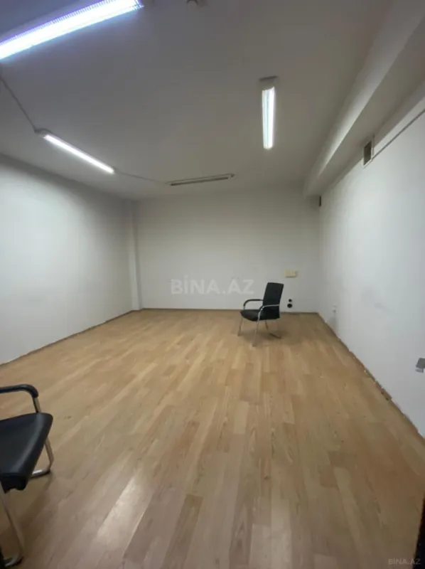 Satılır obyekt 550 m²